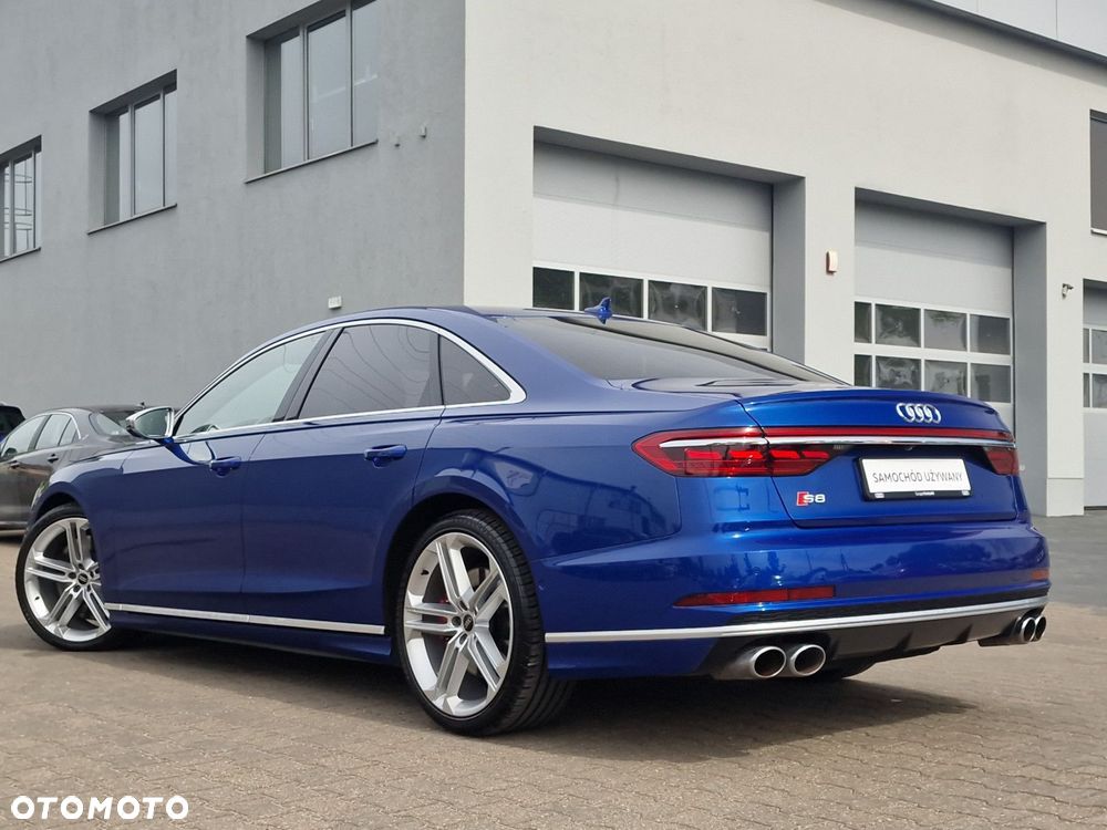 Audi S8 - 26
