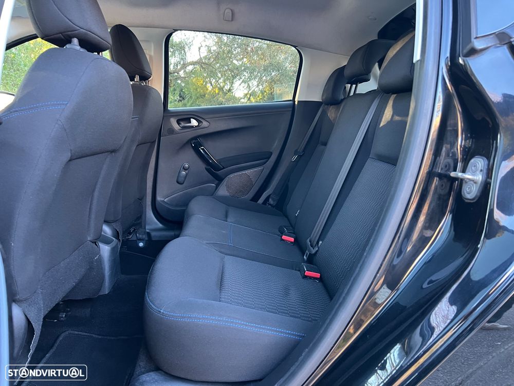 Peugeot 208 1.2 PureTech Style - 6