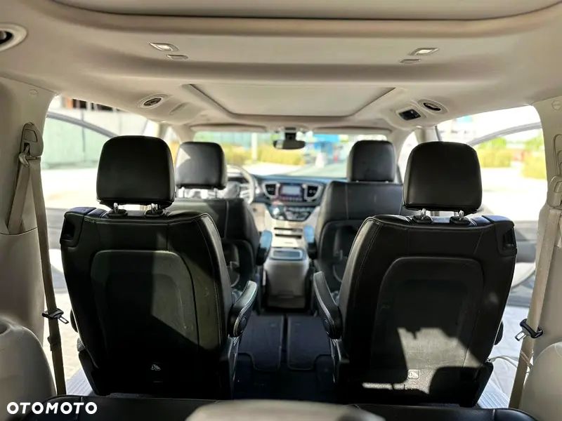 Chrysler Pacifica - 12