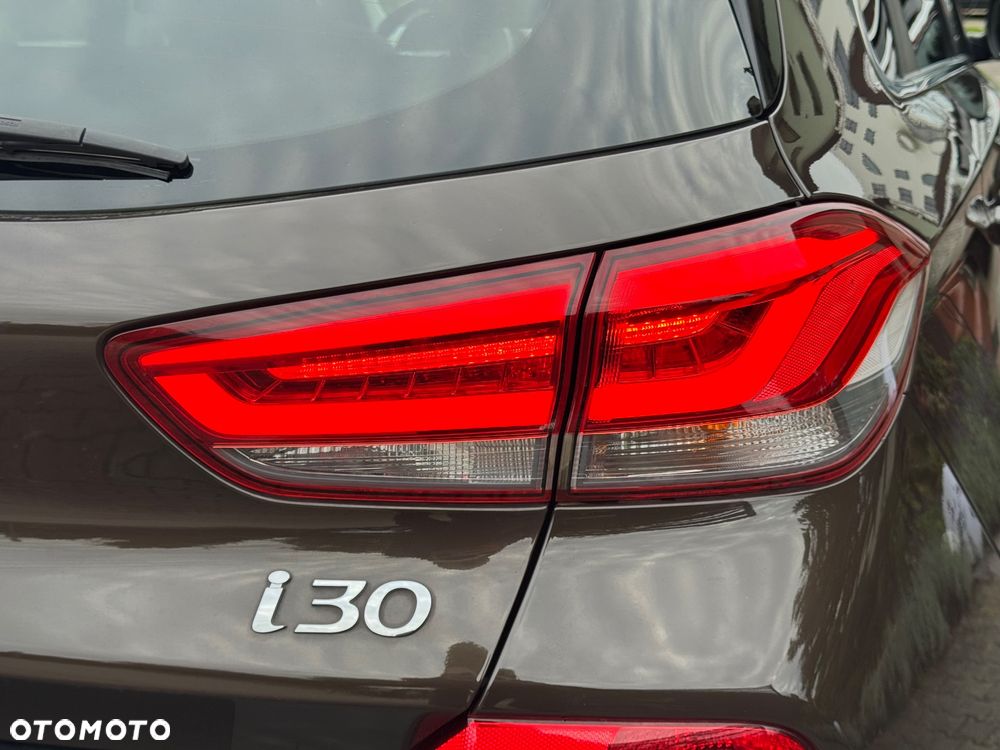 Hyundai i30 1.4 T-GDI Premiere Style - 19