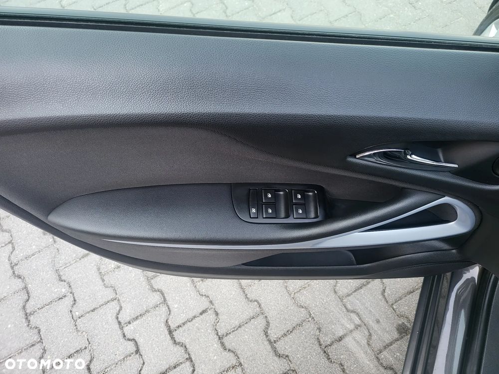 Opel Zafira - 11