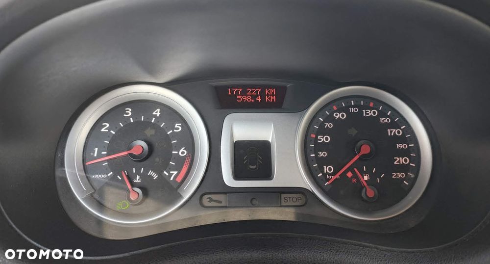 Renault Clio 1.2 16V Confort Authentique - 37
