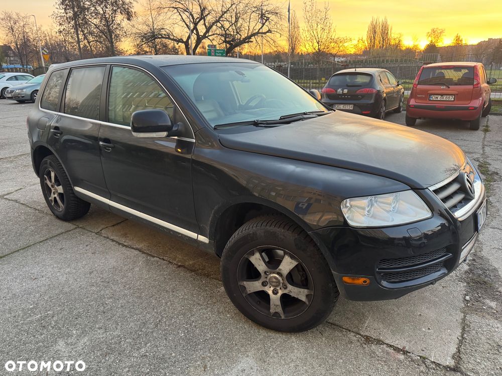 Volkswagen Touareg - 1