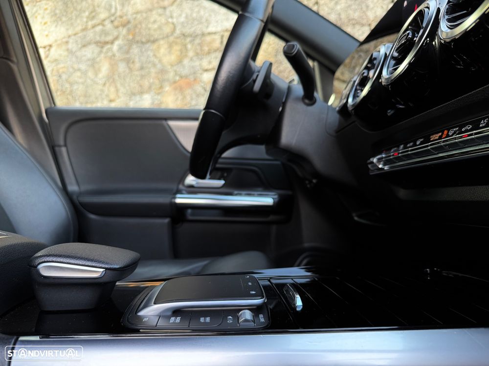 Mercedes-Benz GLA 180 d Progressive - 22