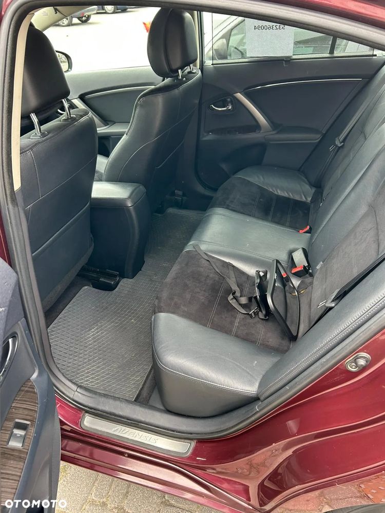 Toyota Avensis 2.0 D-4D Premium - 11