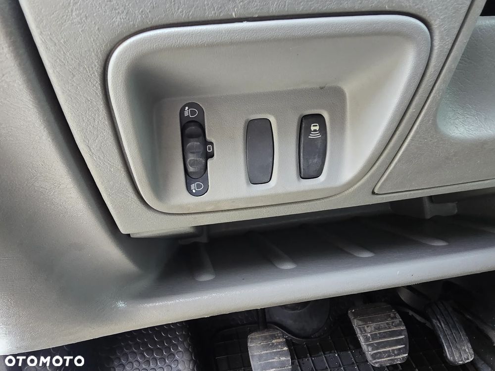 Opel Vivaro - 36