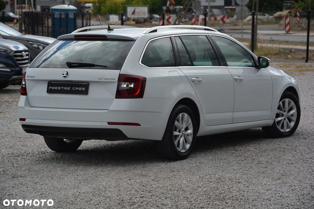 Skoda Octavia 1.6 TDI DSG Ambition - 9