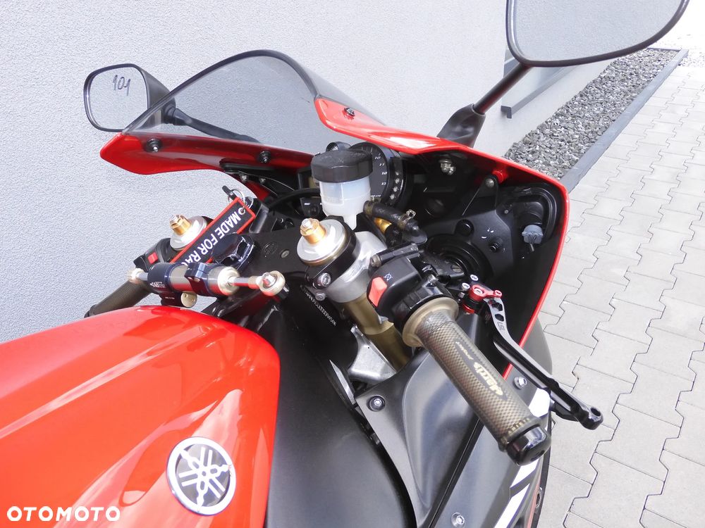 Yamaha R1 - 19