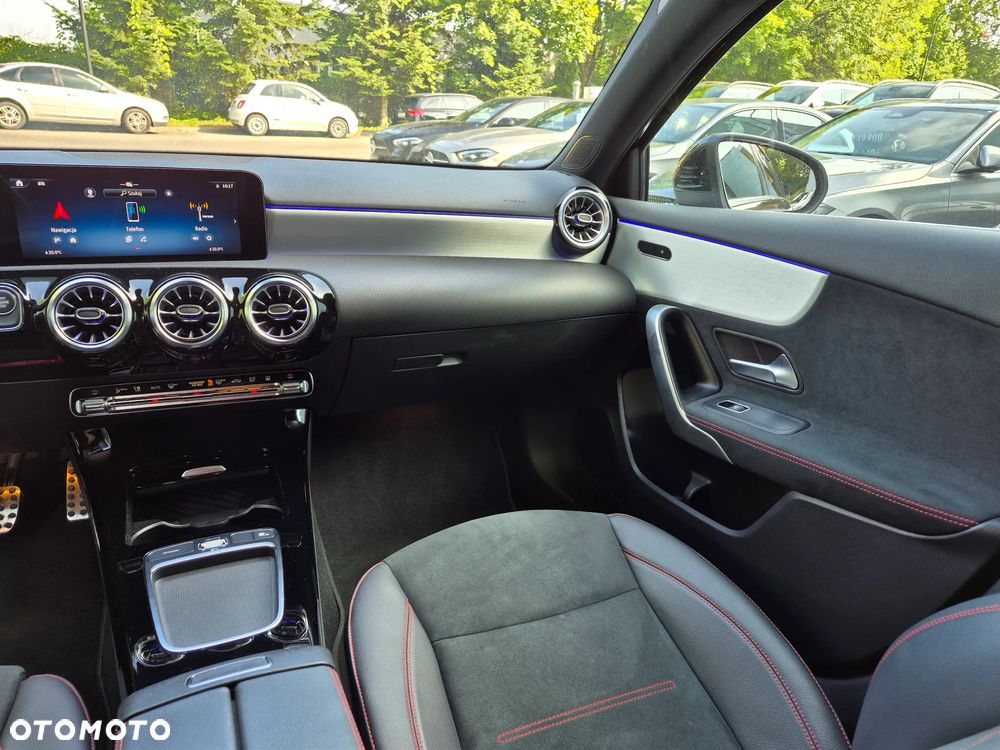 Mercedes-Benz Klasa A 250 e PHEV AMG Line 8G-DCT - 26