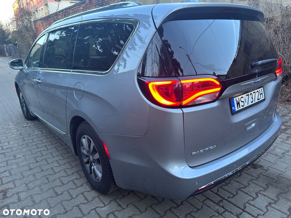 Chrysler Pacifica - 5