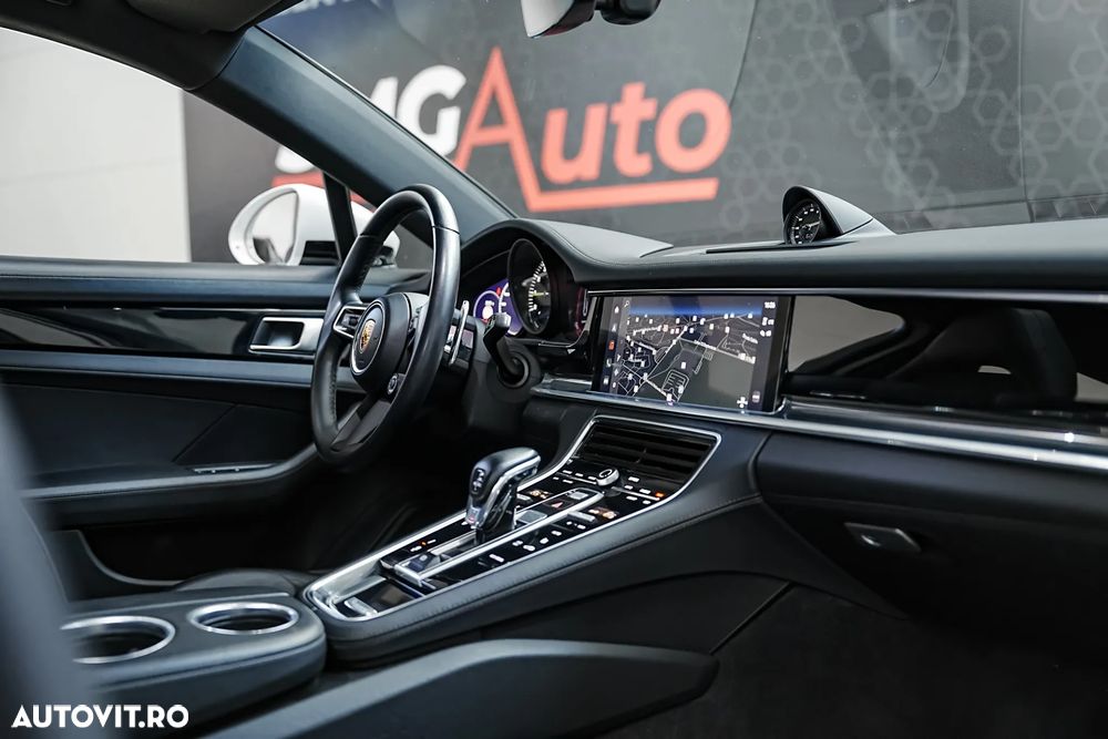 Porsche Panamera 4 E-Hybrid Platinum Edition - 12