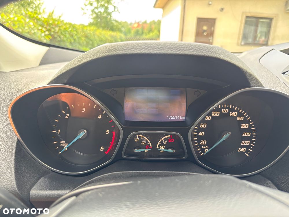 Ford Kuga 2.0 TDCi 2x4 Titanium - 16