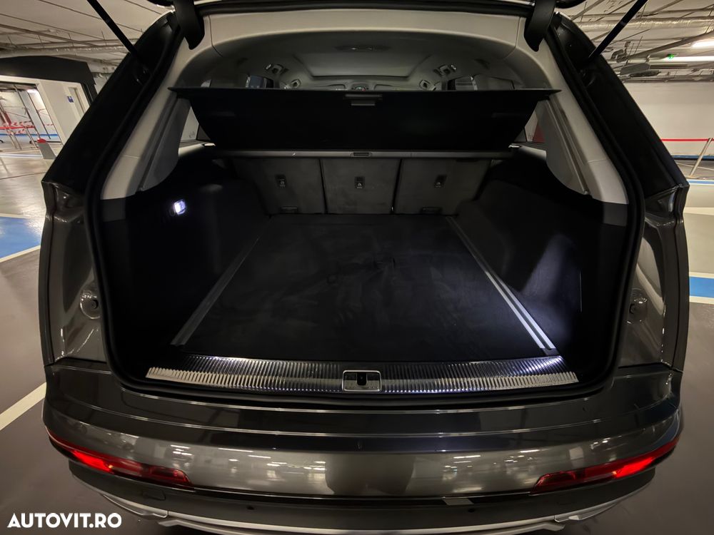 Audi Q7 3.0 55 TFSIe quattro Tiptronic Basic - 12