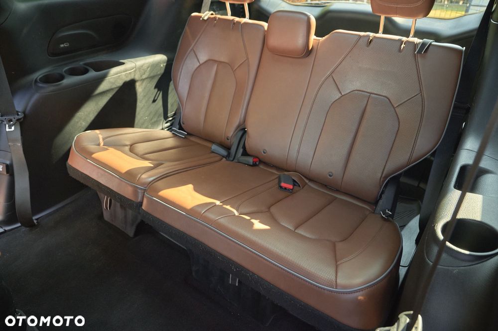 Chrysler Pacifica - 29