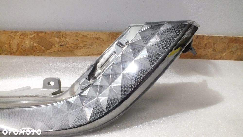 Lampa tylna prawa Kia EV6 kierunkowskaz  92306CV300 - 1