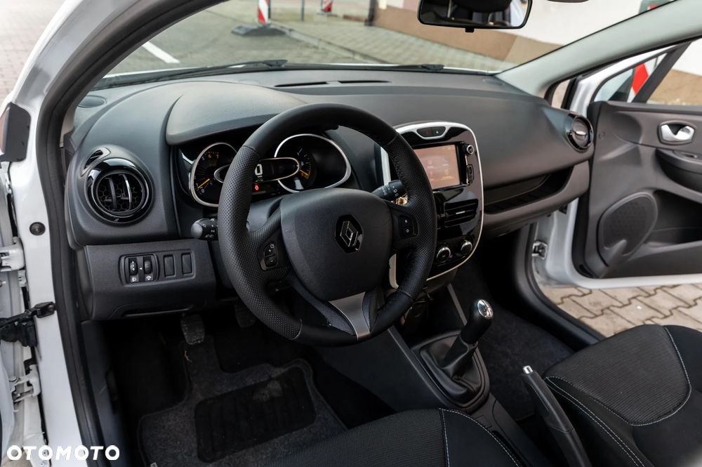 Renault Clio 1.2 16V 75 Life - 30