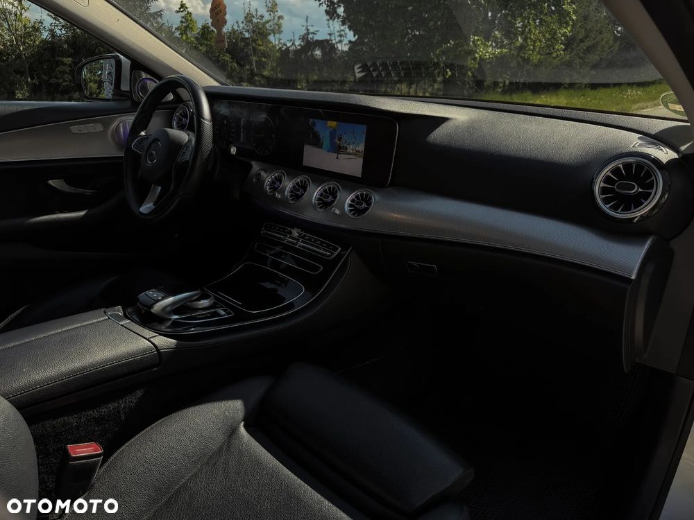 Mercedes-Benz Klasa E 220 d 9G-TRONIC - 26