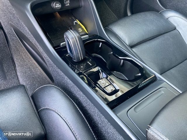 Volvo XC 40 T4 Geartronic R-Design - 27