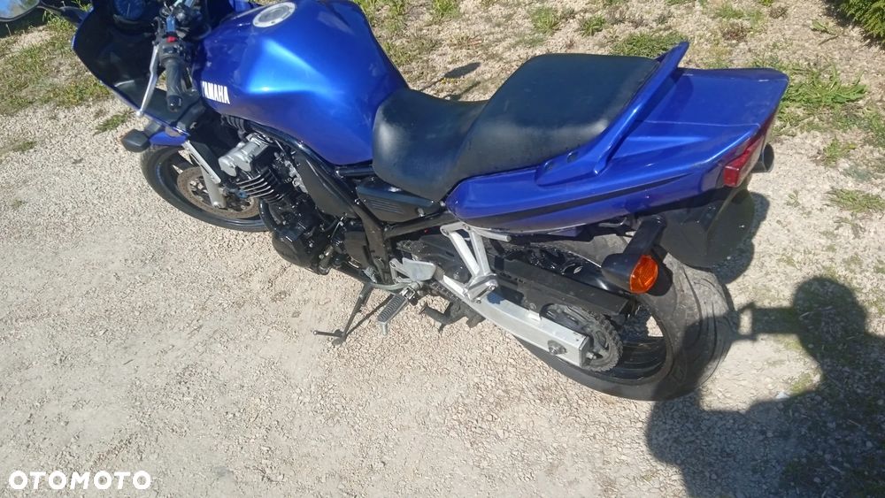 Yamaha FZS - 4