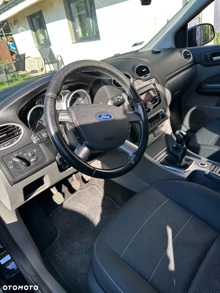 Ford Focus 1.6 TDCi DPF Ambiente - 9