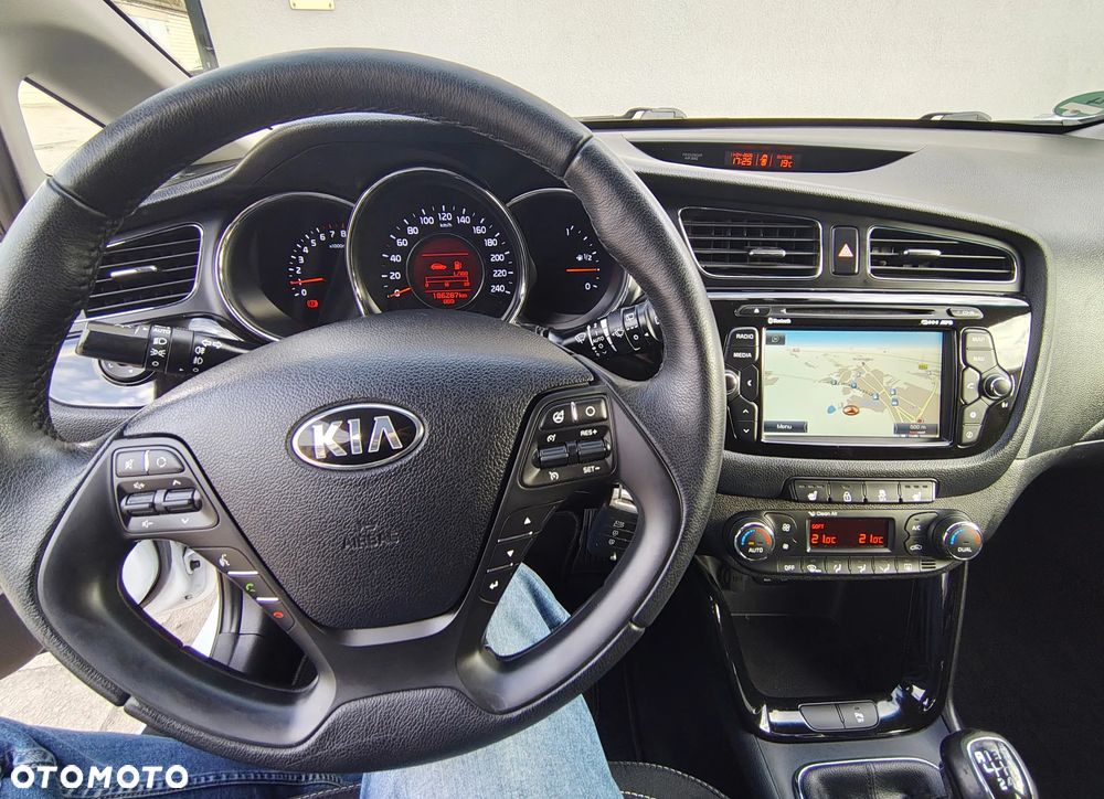 Kia Ceed 1.6 GDI Platinum Edition - 15