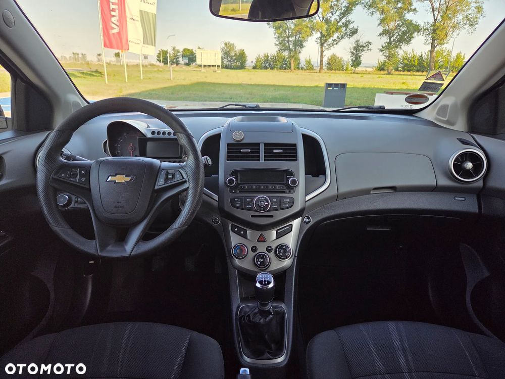 Chevrolet Aveo 1.4 16V LT - 11