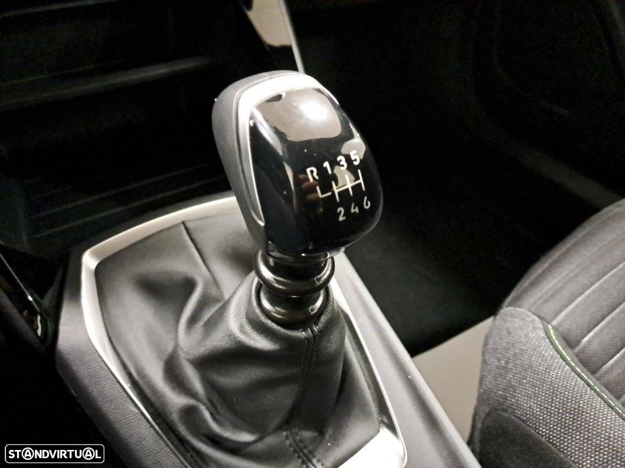 Peugeot 2008 1.2 PureTech Active - 18