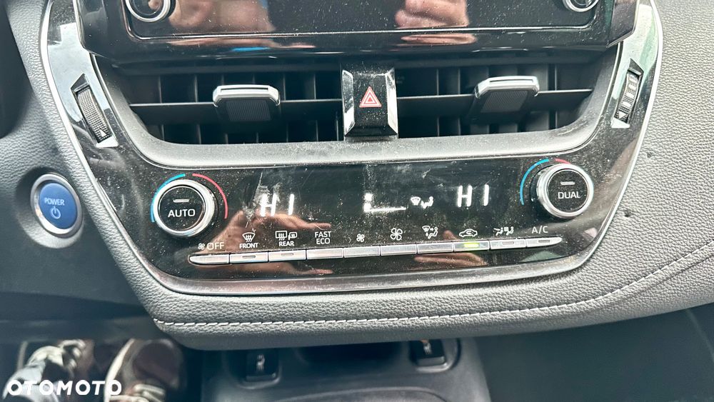 Toyota Corolla 1.8 Comfort - 29