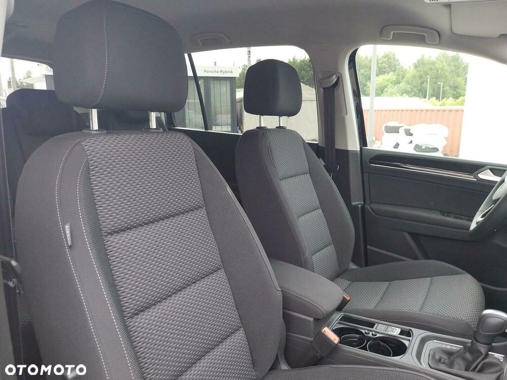 Volkswagen Touran - 14
