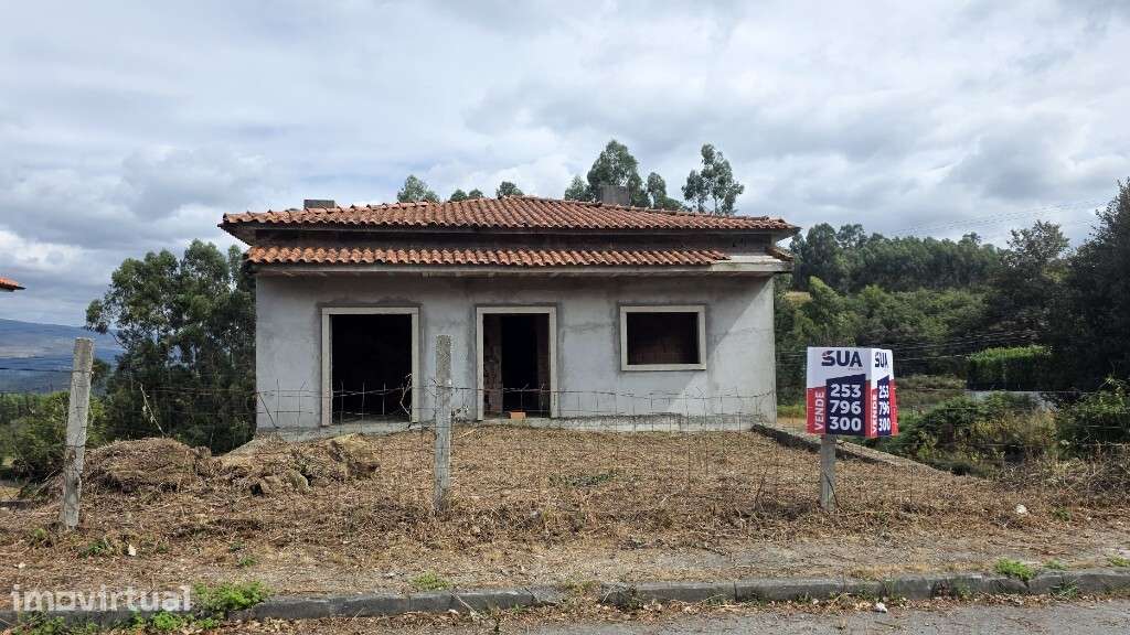 Lote c/ moradia em estrutura -  Cerdeirinhas, Tabuaças - Grande imagem: 2/24