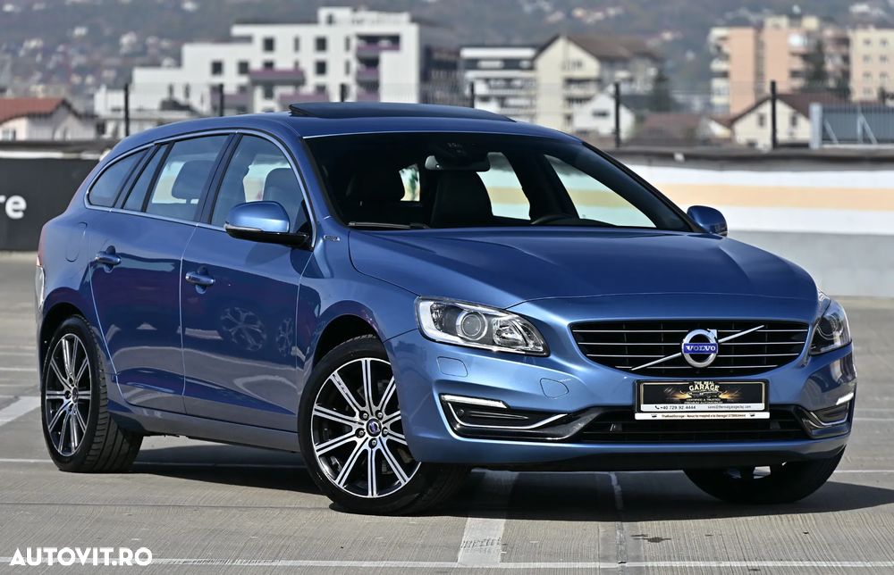 Volvo V60 D6 Plug-In-Hybrid AWD Geartronic Summum - 11