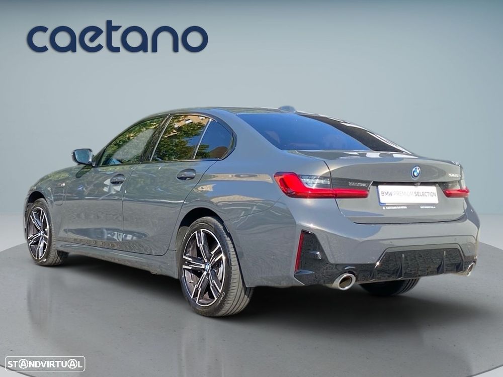 BMW 330 e Pack Desportivo M Auto - 26