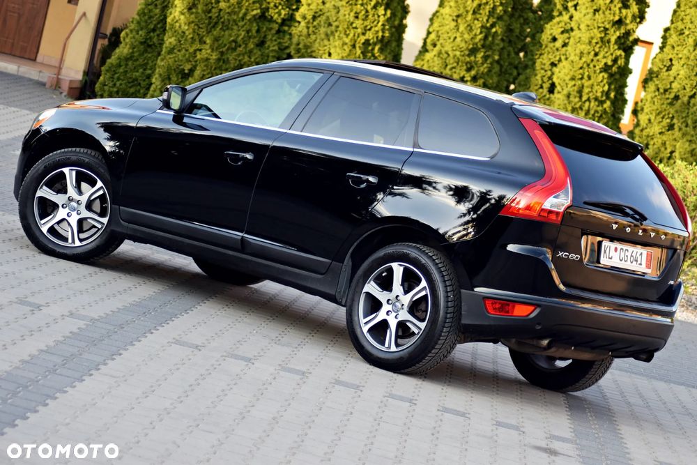 Volvo XC 60 3.2 AWD RDesign - 11