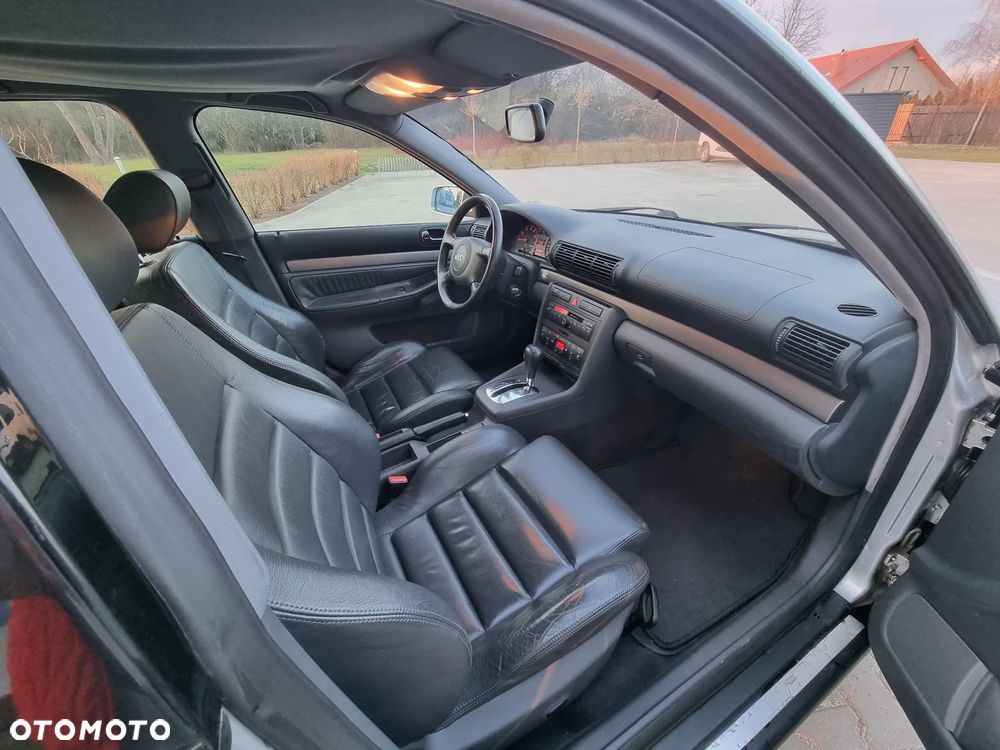 Audi A4 Limousine - 16