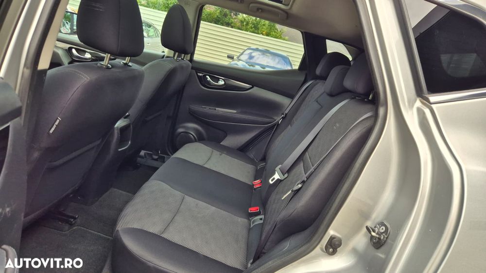 Nissan Qashqai 1.5 DCI Start/Stop N-Connecta - 18
