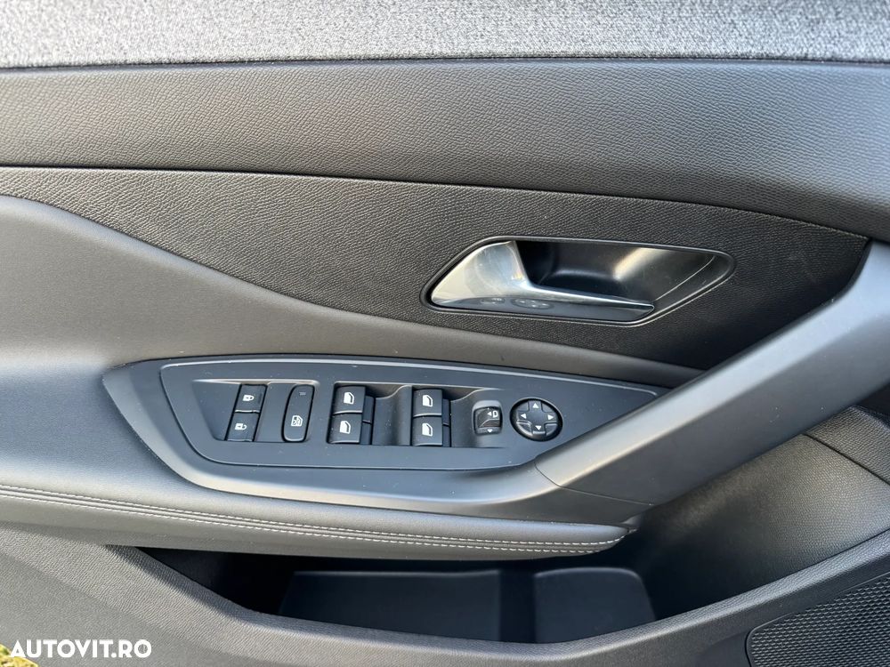 Peugeot 308 1.2 L PureTech Turbo S&S EAT8 Allure Pack - 21