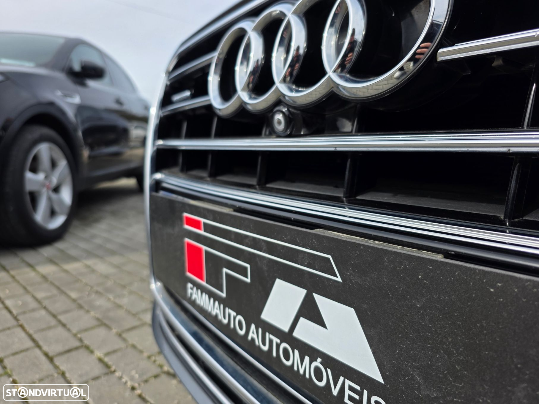 Audi A8 - 4