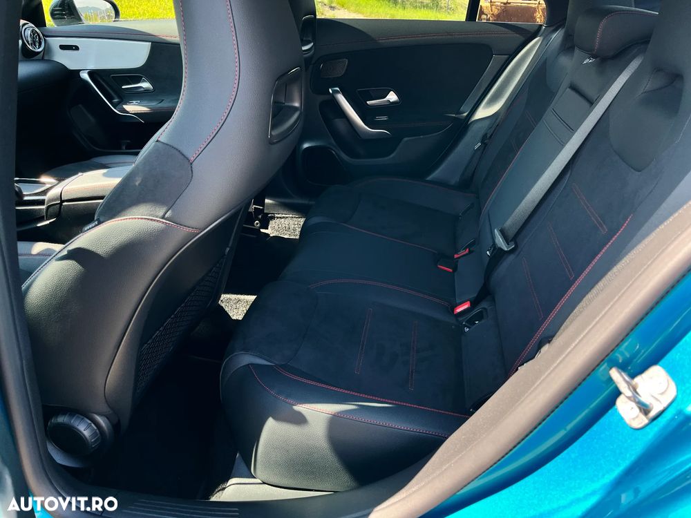 Mercedes-Benz CLA 250 e 8G-DCT - 12