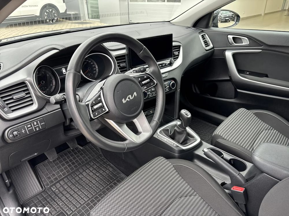 Kia Ceed 1.5 T-GDI M - 9