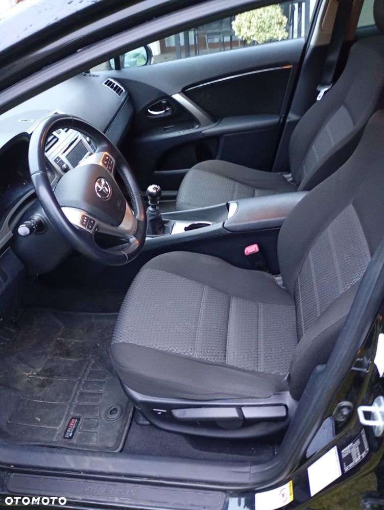 Toyota Avensis Touring Sports 1.8 Comfort - 6
