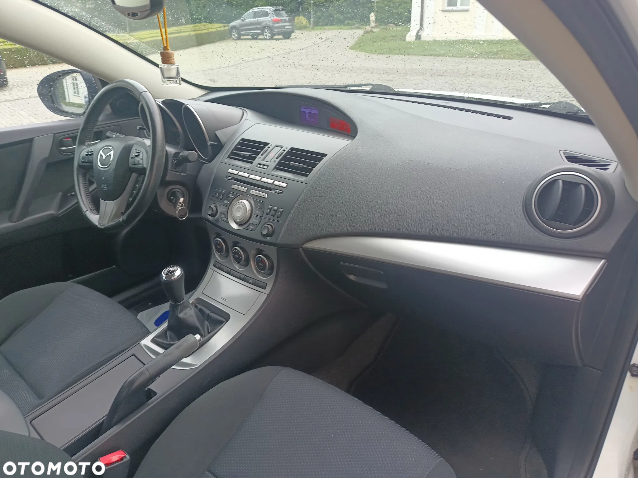 Mazda 3 - 13