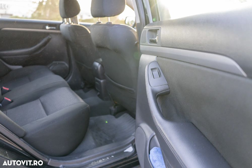 Toyota Avensis 1.6 Comfort - 16