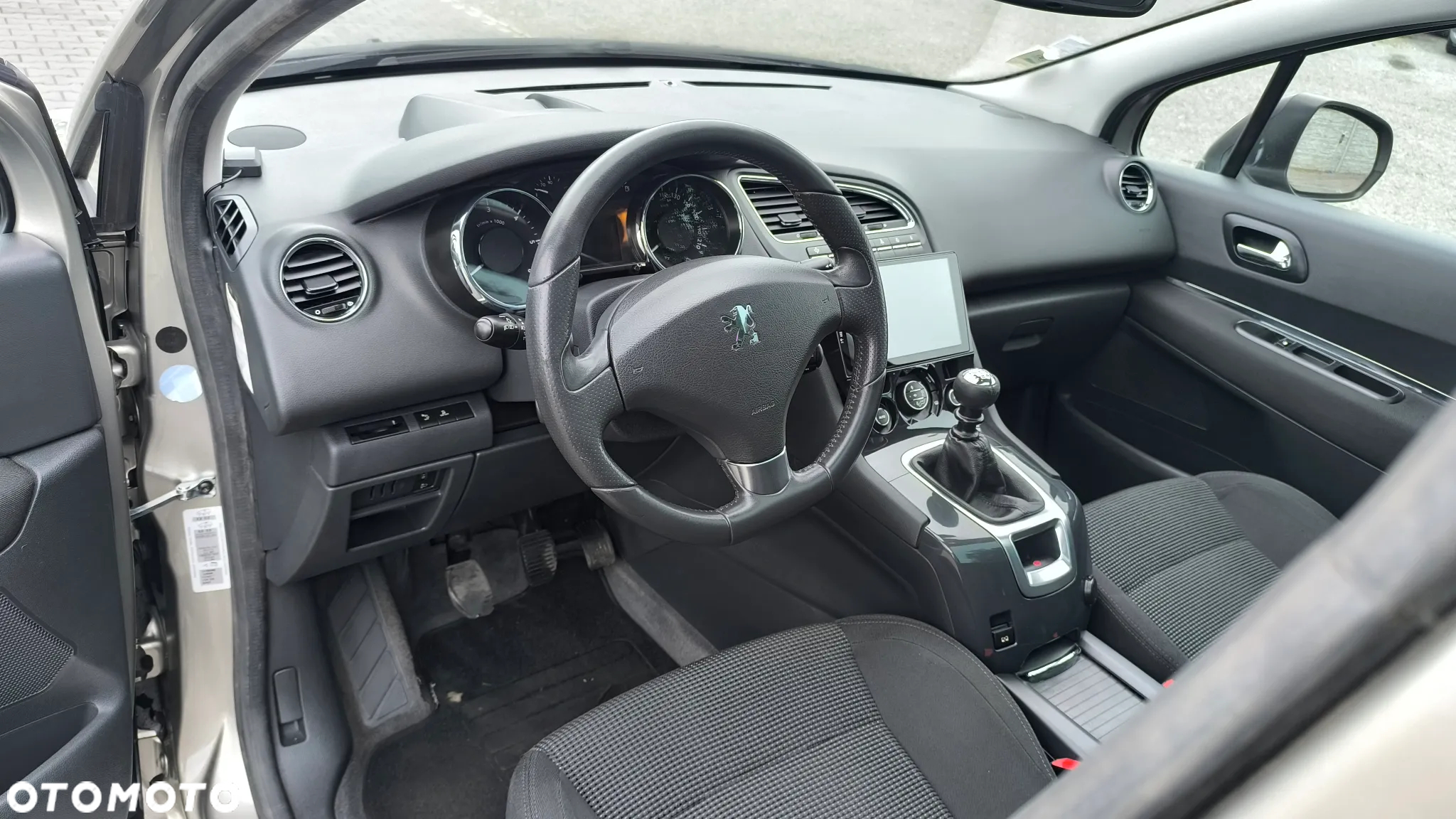 Peugeot 5008 2.0 BlueHDi Allure 7os - 21