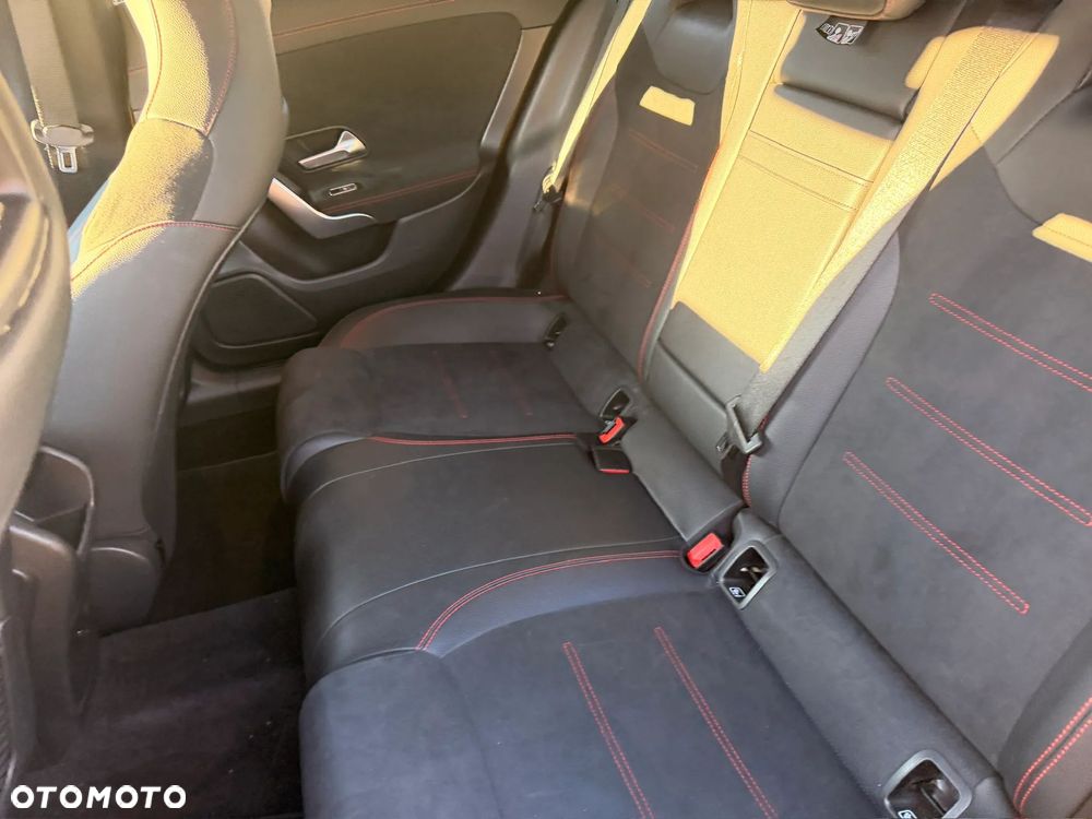 Mercedes-Benz CLA 220 d 4-Matic AMG Line 8G-DCT - 14