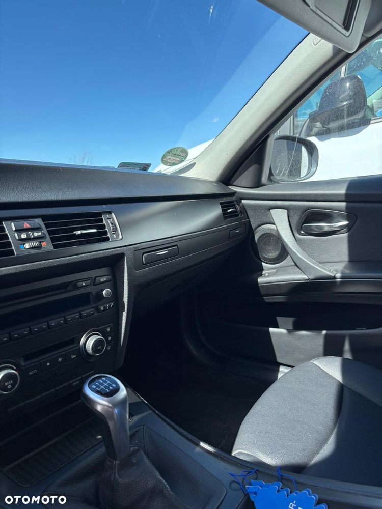BMW Seria 3 318d - 2