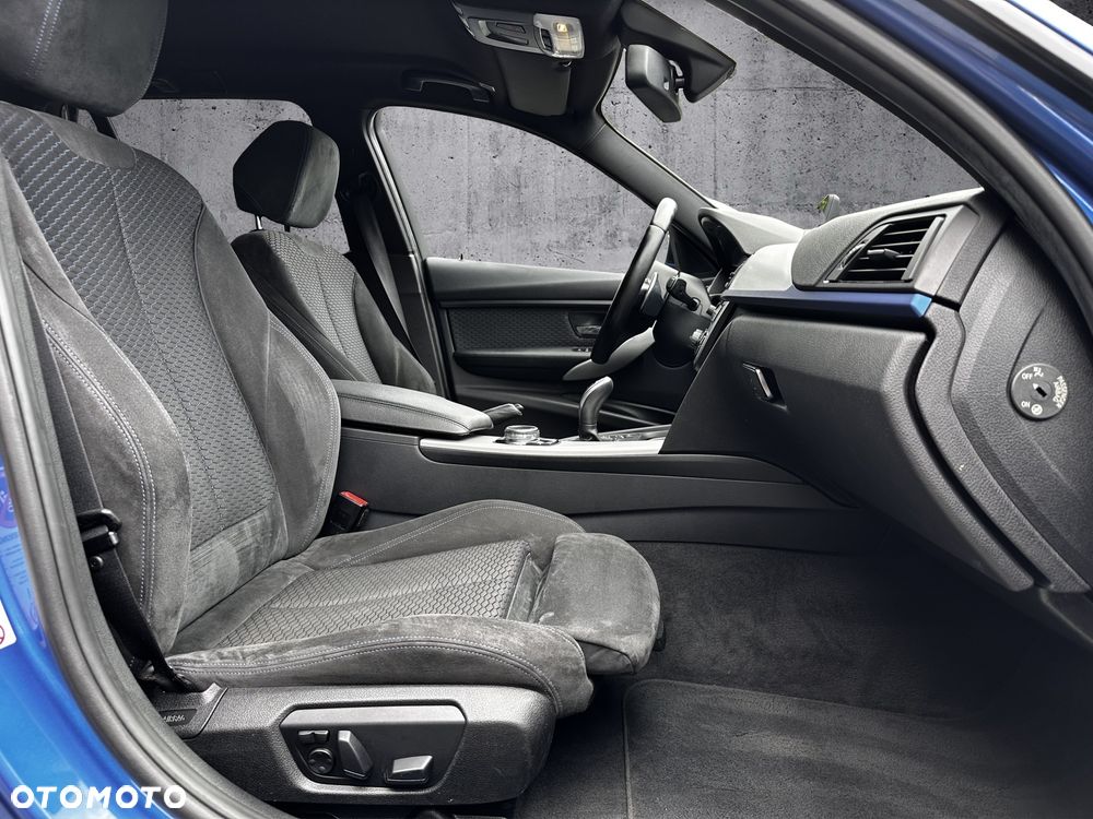 BMW Seria 3 325d M Sport - 17