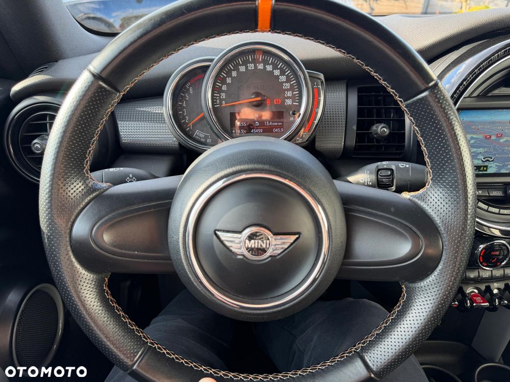 MINI Cooper Standard - 16