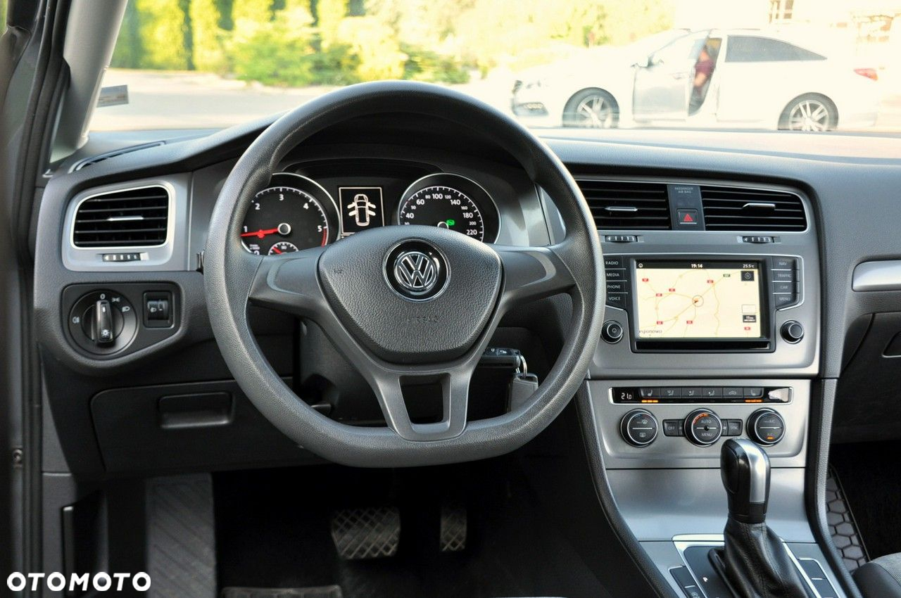 Volkswagen Golf - 29