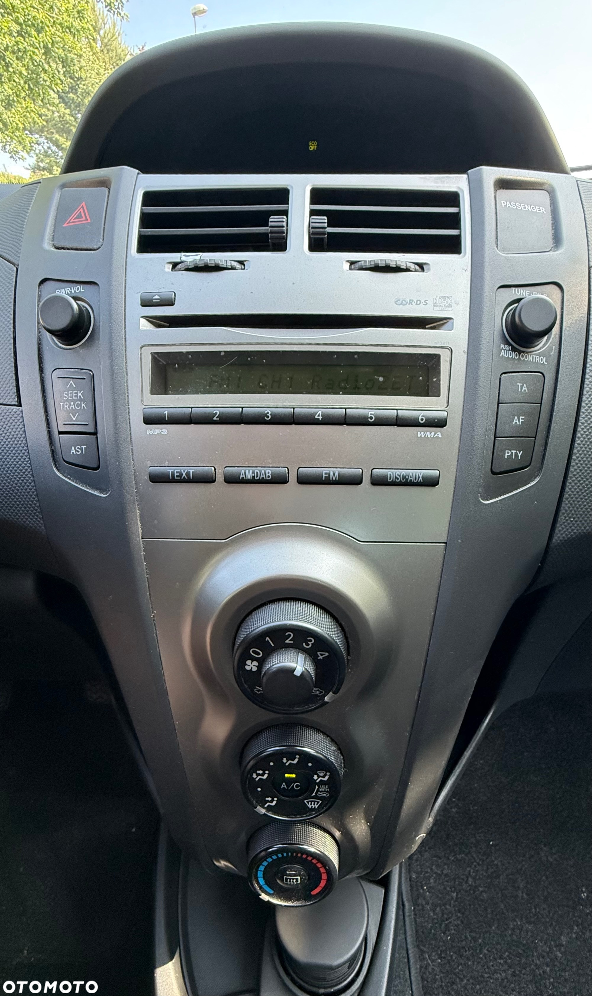 Toyota Yaris 1.33 Prestige - 9