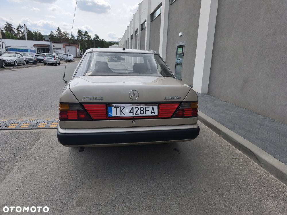 Mercedes-Benz W124 (1984-1993) - 4